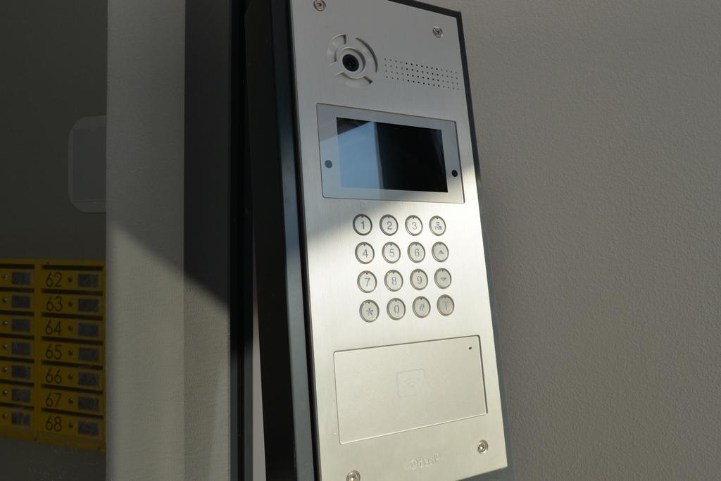 Доступ во двор и подъезды с помощью Face ID